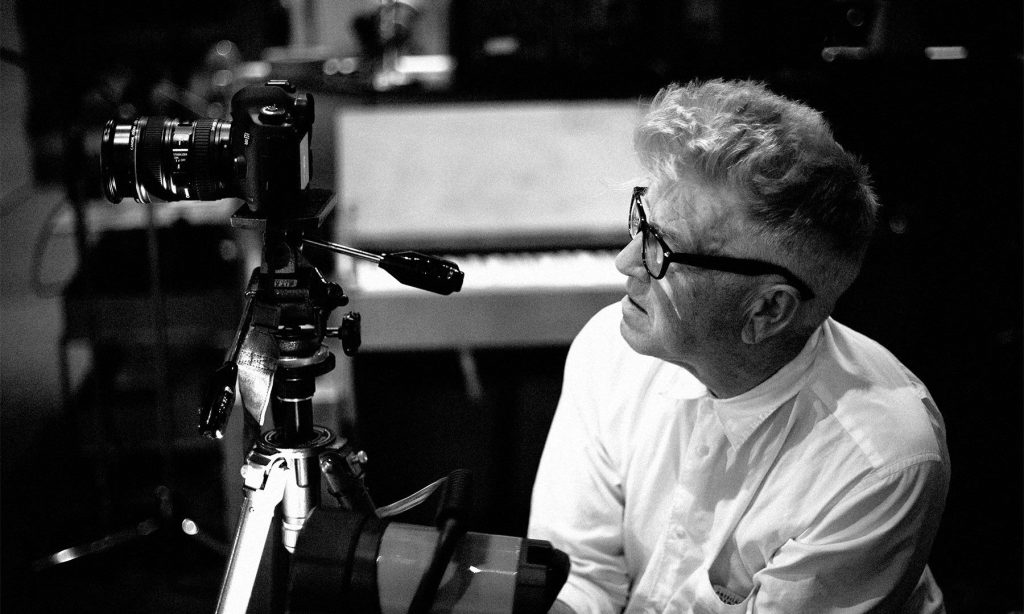 David Lynch è malato: “Ho un enfisema, non posso più stare sul set” 2 E84031D7 035E 4D4D AEE5 3C1ADC9ECABC