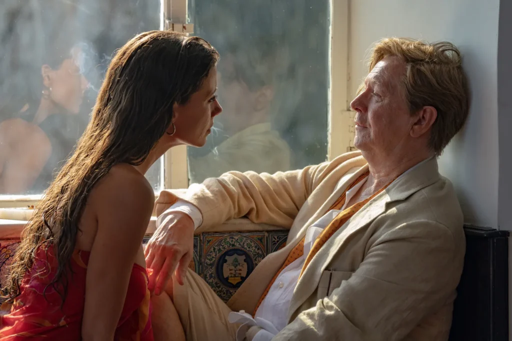 Parthenope galleggia in acque tumultuose, bellissime e troppo trasparenti 2 Recensione film Parthenope