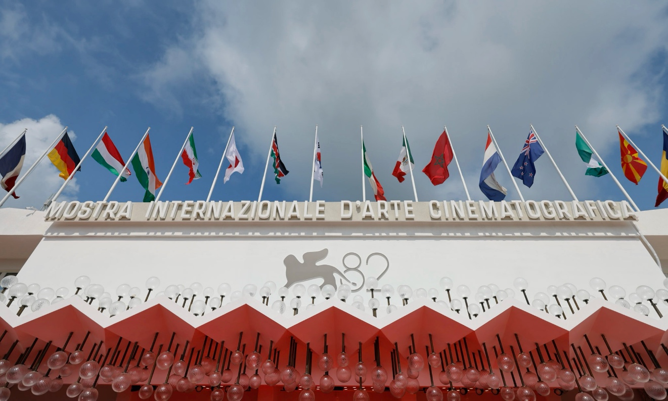 Venezia 82: il programma della nona giornata 1 La nona giornata di Venezia 82 presenta Elisa di Leonardo Di Costanzo, Girl di Shu Qi e la serie Il Mostro di Stefano Sollima.