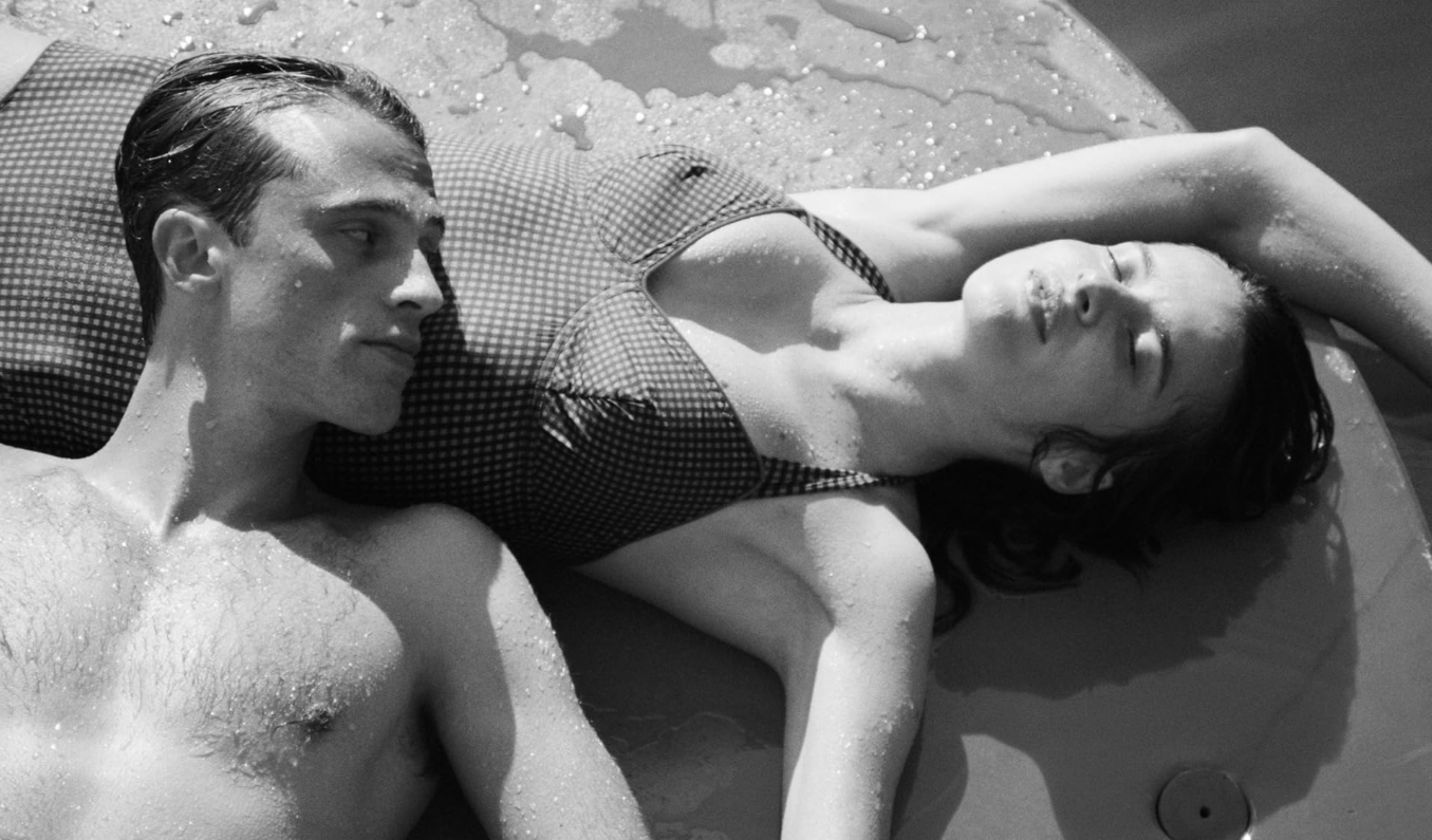 Lo straniero
Lo straniero recensione