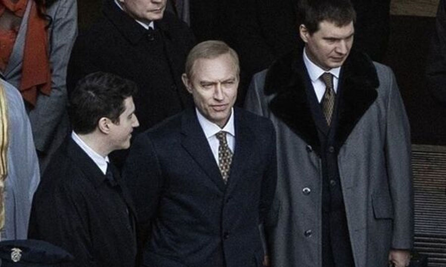 Il mago del Cremlino: i meccanismi del potere politico contemporaneo 3 il mago del cremlino
il mago del Cremlino recensione